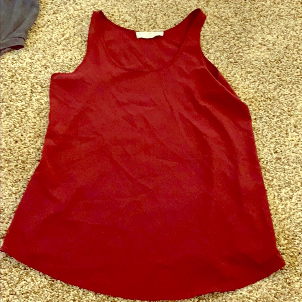 Maroon tank